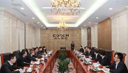 海螺水泥董事長(zhǎng)高登榜會(huì)見華新水泥總裁李葉青