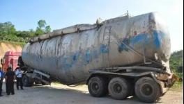 水泥罐車(chē)側(cè)翻造成9人死亡事故原因查明！水泥經(jīng)銷(xiāo)商12人被處理！