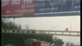 物流司機(jī)注意了！4.5米以下限高桿均違法，年前必須全部清理！